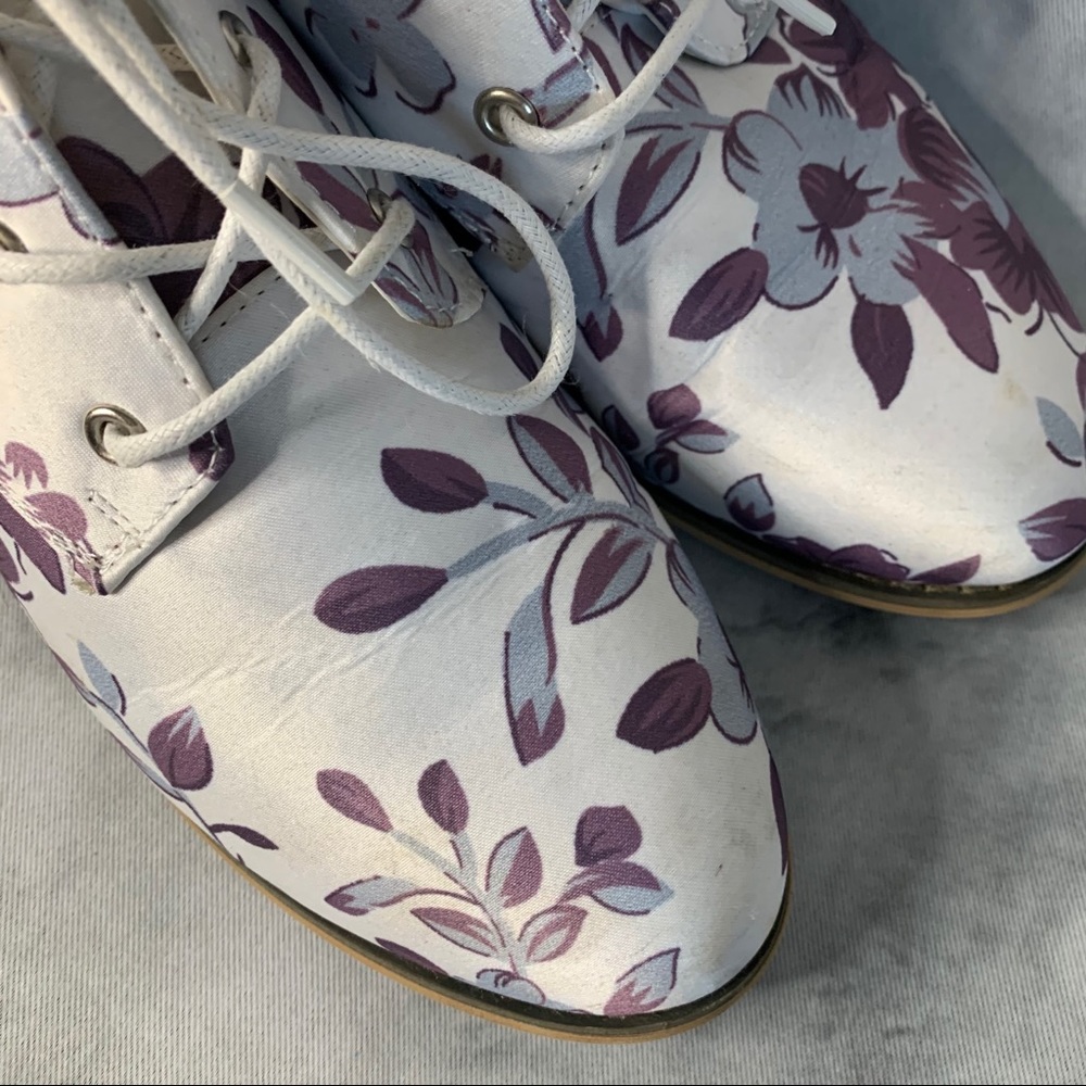 Floral Booties - Picture 4 of 8